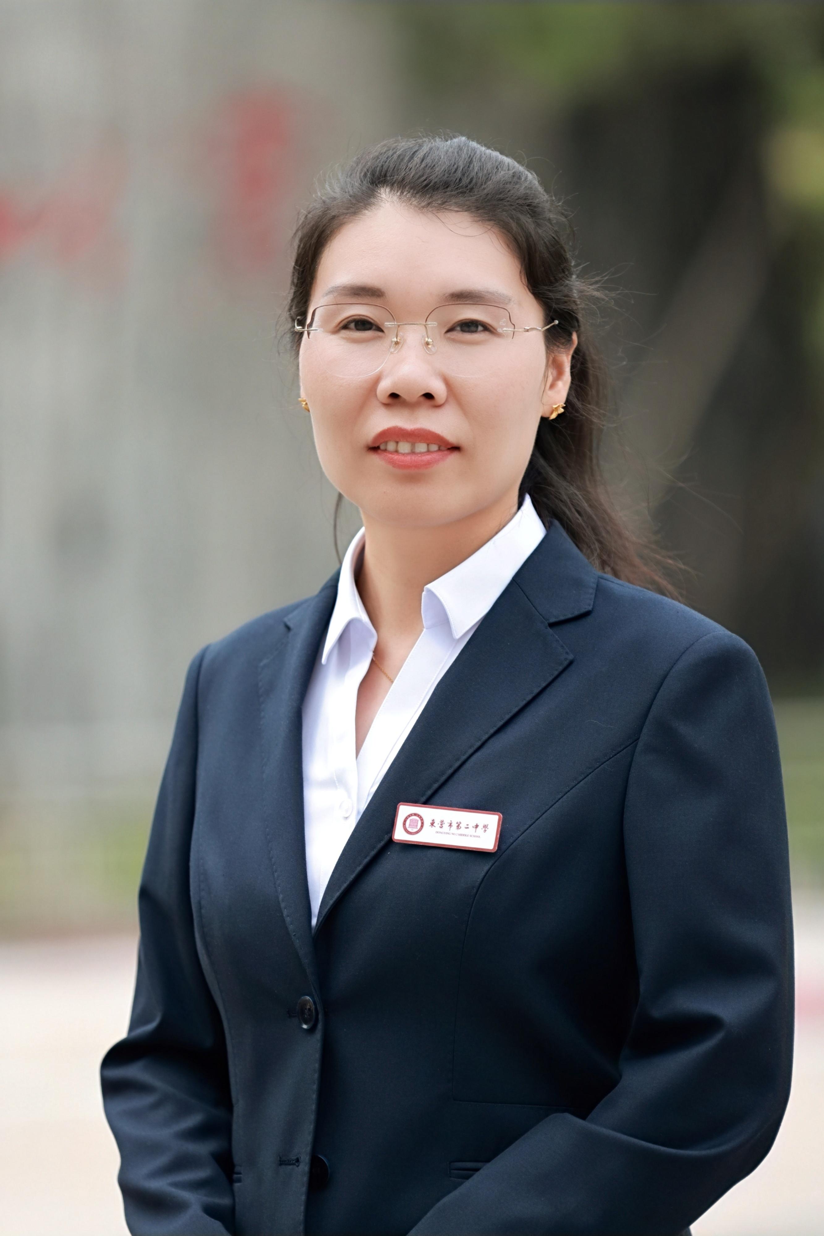 杜晓菲.JPG